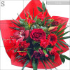 Tavaszi zsongás - Kerek csokor, piros árnyalatú vegyes virágokból - kicsi méret (112)